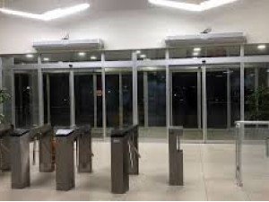 Fotoselli Kapılar mı, Seksiyonel Kapılar mı? Doğru Seçimi Yapın!