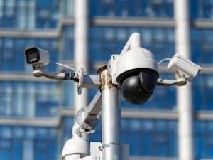 Kablolu mu Kablosuz mu? En İyi Alarm ve Kamera Sistemleri Karşılaştırması
